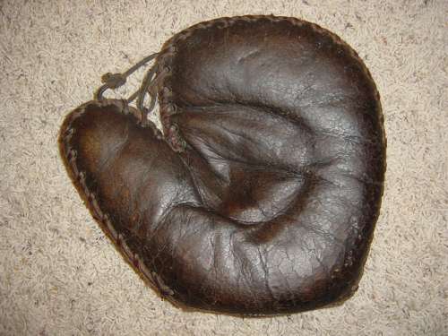 A.J. Reach Black Basemitt Front
